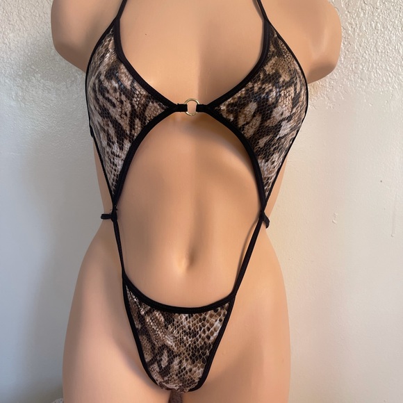 “Demi” Exotic Wear- Rave Wear- Festival Wear - Picture 1 of 4